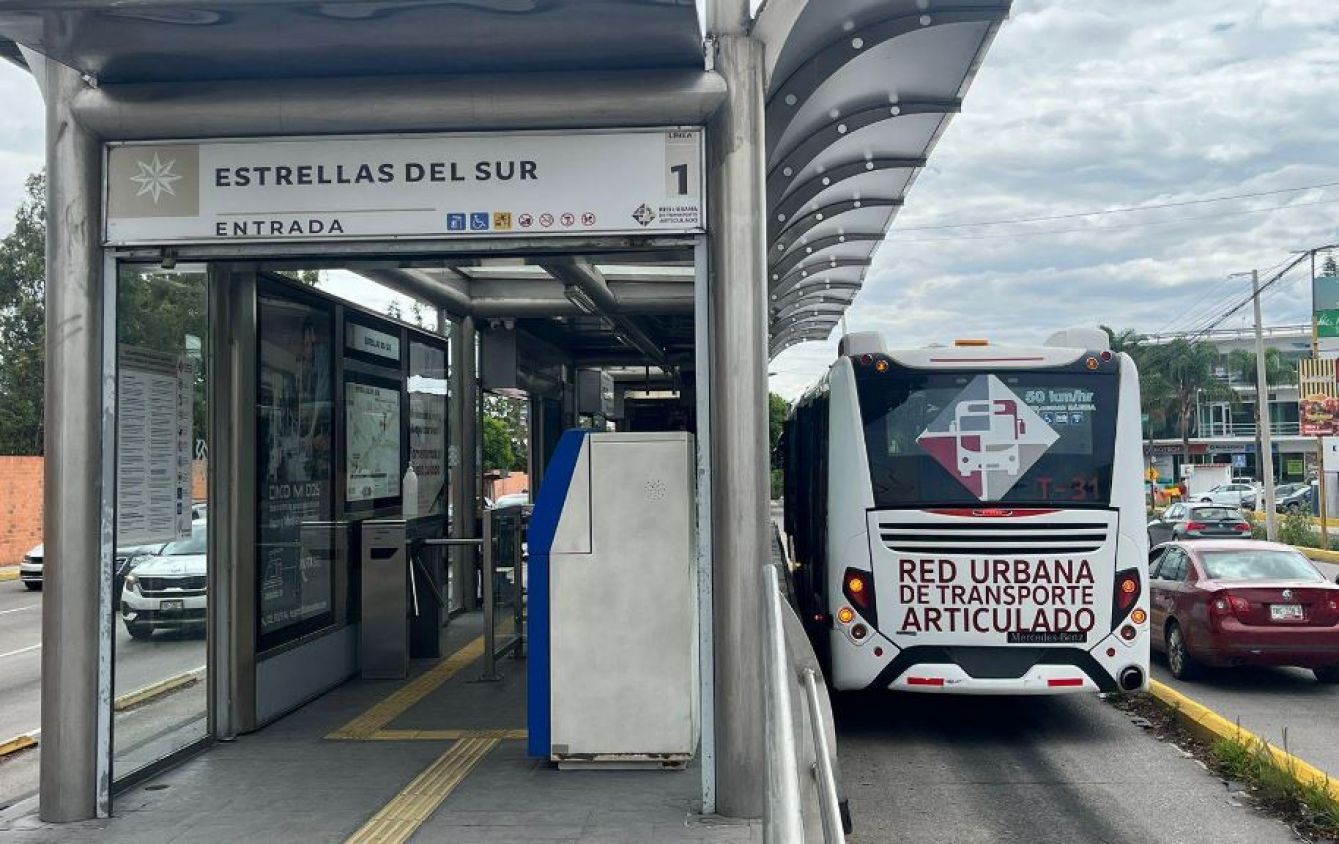 Prohíben circulación de autos en carril confinado de la Línea 1 de RUTA