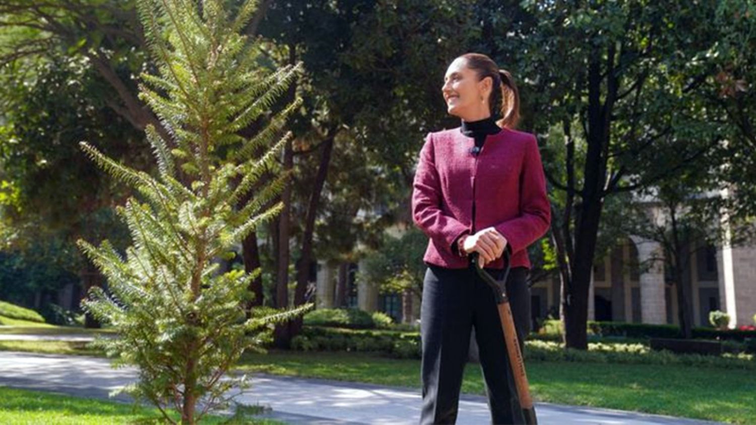 Claudia Sheinbaum promete unidad y transformación para 2025