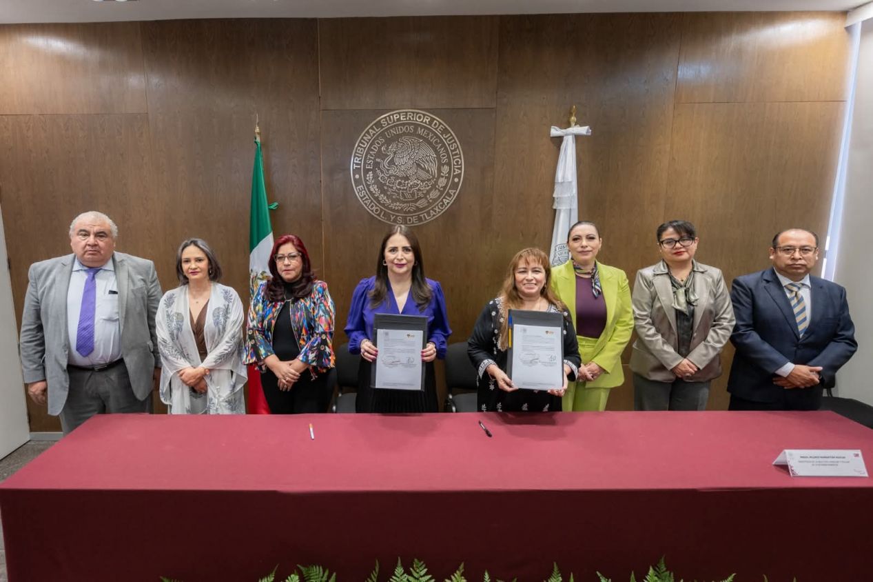 Convenio en Tlaxcala brinda becas a servidores públicos y sus familias