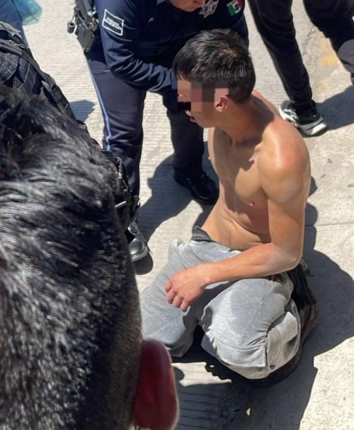 Acusan a sujeto de intentar robar motocicleta en San Pablo del Monte; fue retenido por vecinos