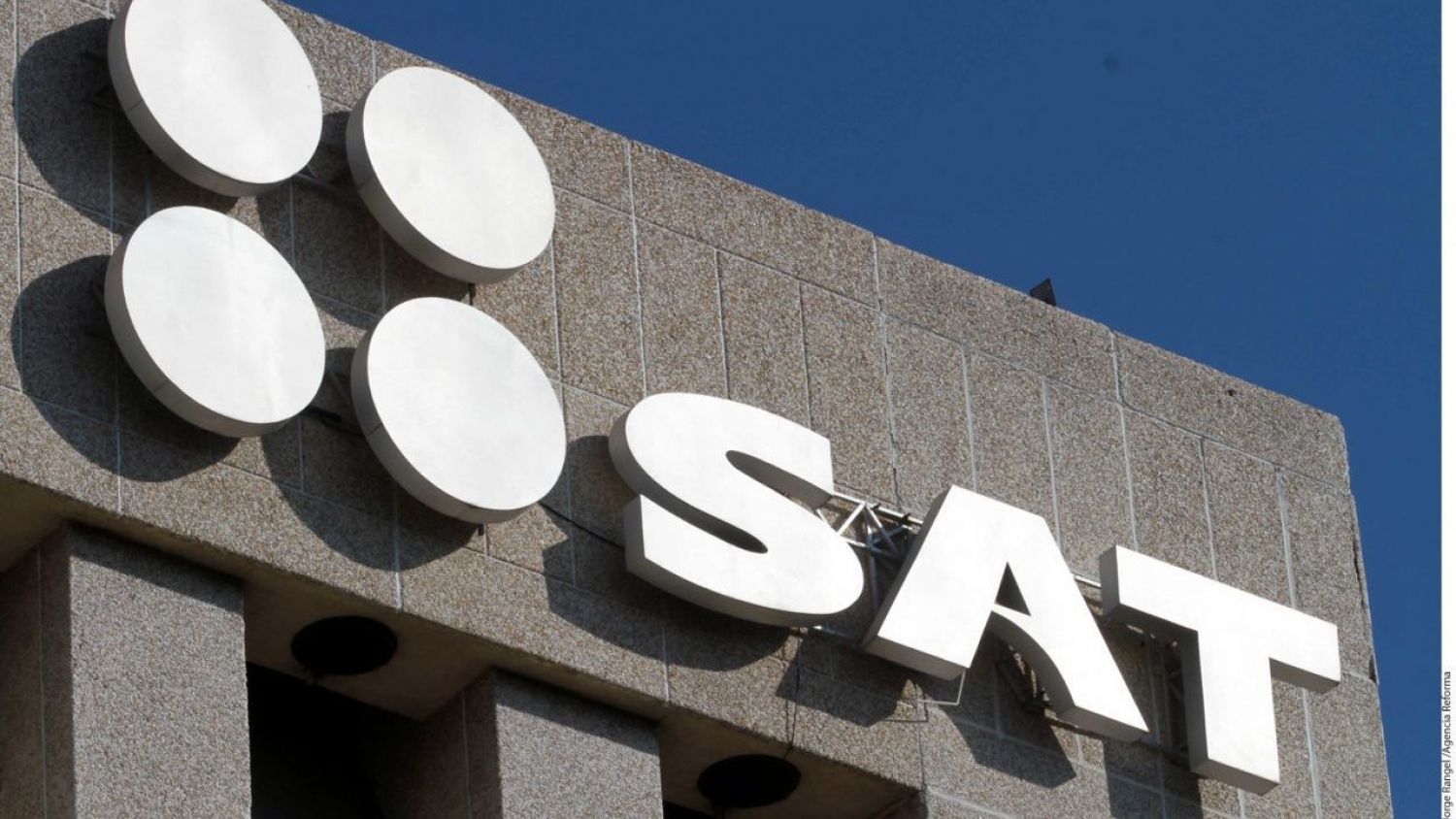Funcionario del SAT Querétaro enfrenta denuncias por corrupción y abuso