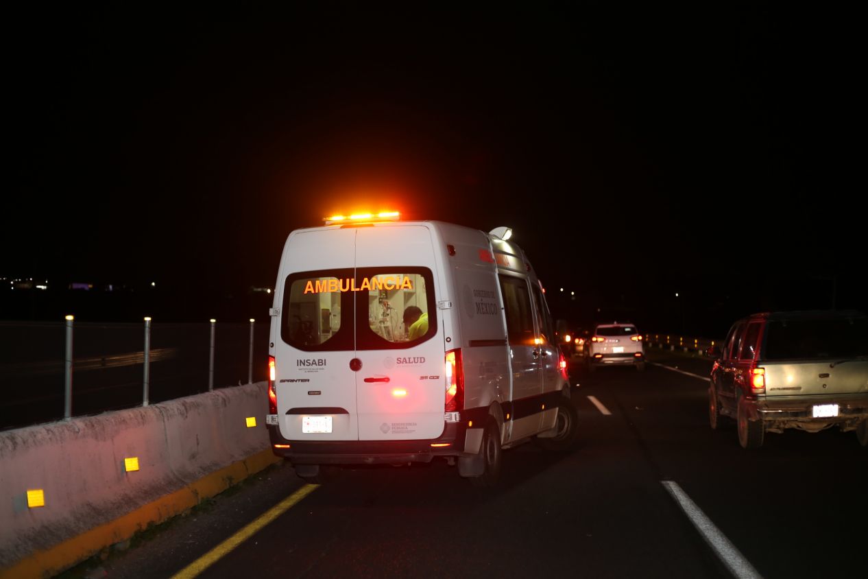Motociclista grave tras ser arrollado y abandonado en el Libramiento Tlaxcala