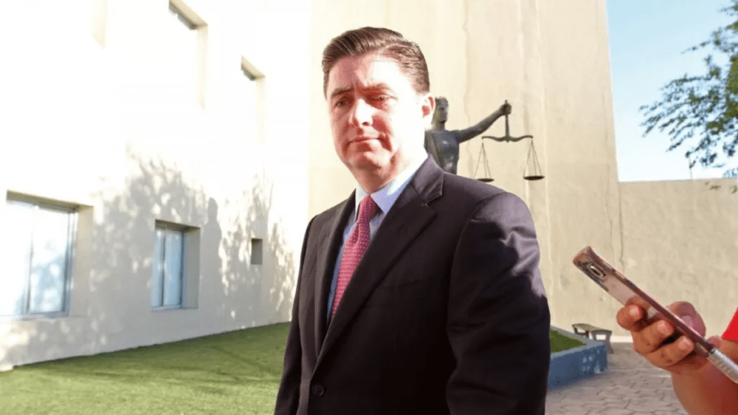 Rodrigo Medina es retenido en frontera por autoridades de Estados Unidos