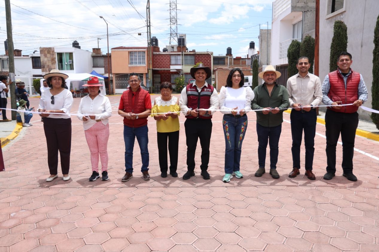 Omar Muñoz cumple su palabra de mejorar las vialidades de Cuautlancingo 