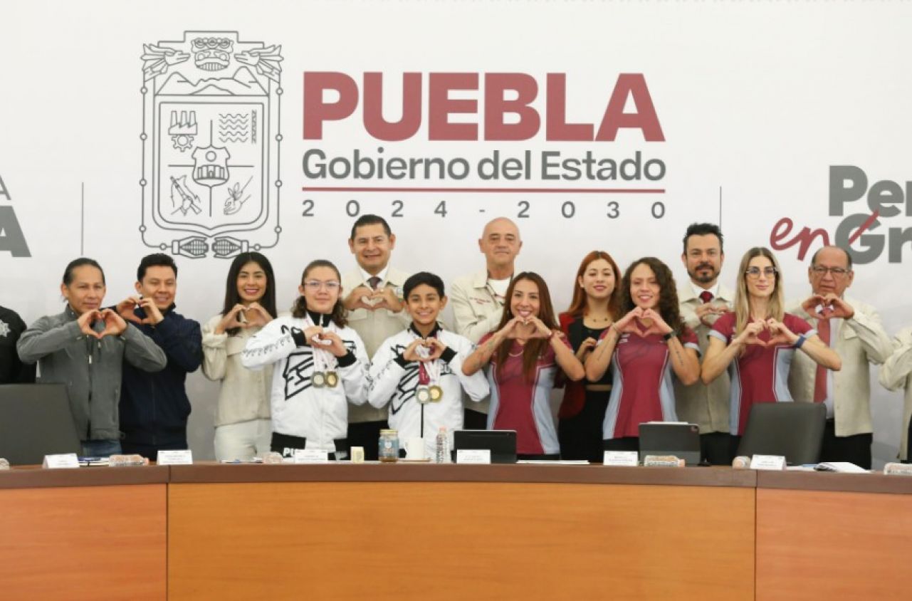 La UDEP presenta su escudo: identidad, valores y visión de futuro