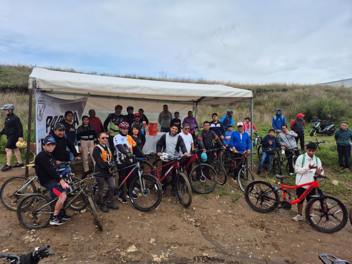 Participa Omar Muñoz en rodada ciclista con motivo del “Día del Padre”