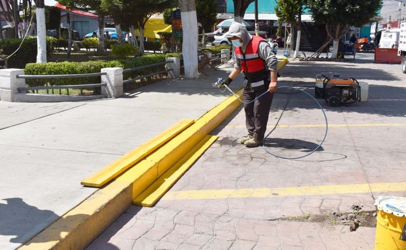 Ayuntamiento de Puebla lanza licitación nacional para pintura de guarniciones y banquetas