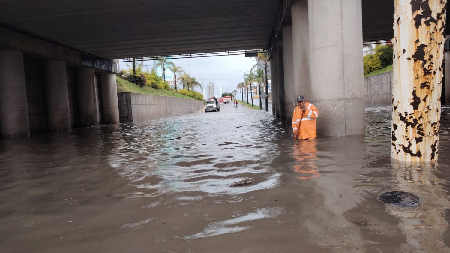 Atienden San Andrés Cholula afectaciones por lluvias en Vía Atlixcáyotl y Bulevar Los Reyes