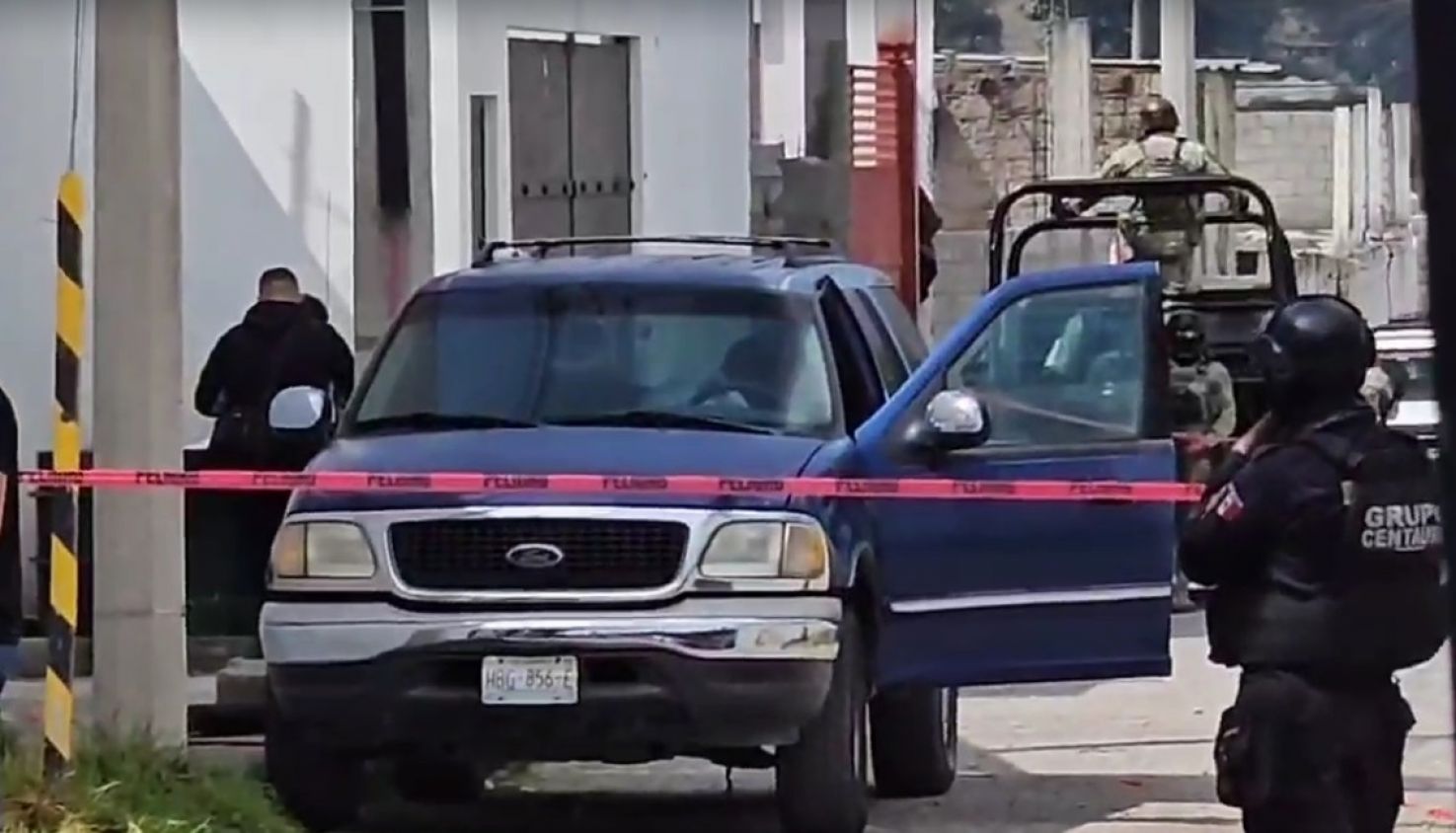 Asesinan a un hombre dentro de su camioneta en Chachapa, Amozoc