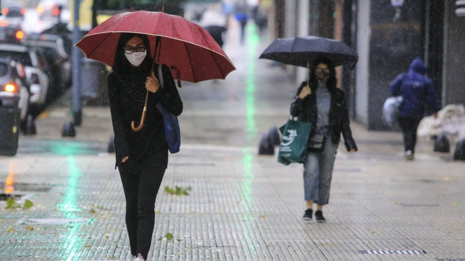 México enfrenta lluvias intensas, calor extremo y posibles tornados