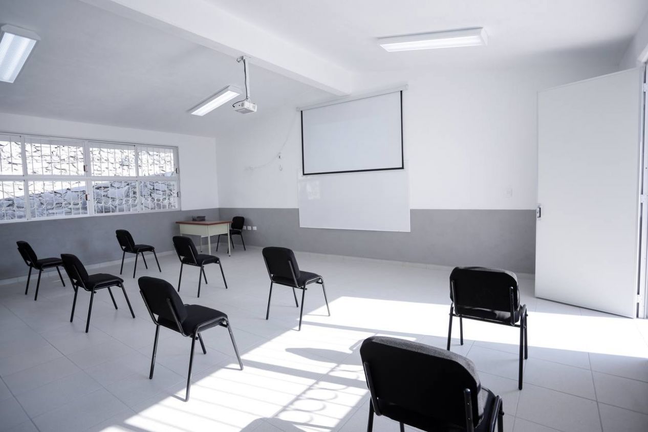 Fortalece Lupita Cuautle la educación con nueva aula didáctica en primaria Benito Juárez
