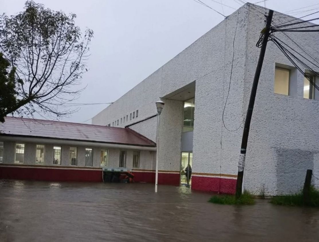 ISSSTE Huauchinango suspende servicios por inundación
