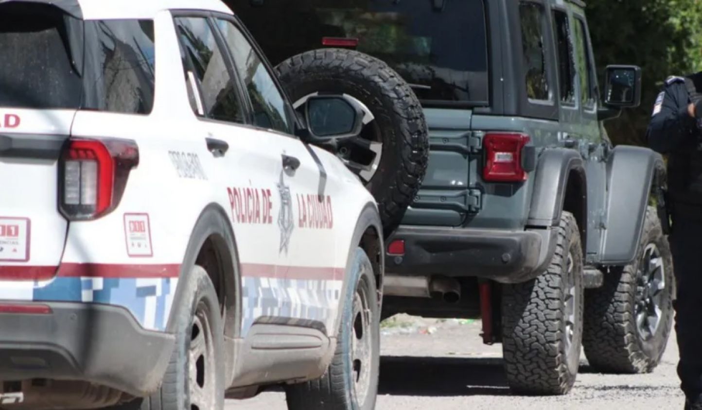 Robo con violencia desata persecución en Puebla