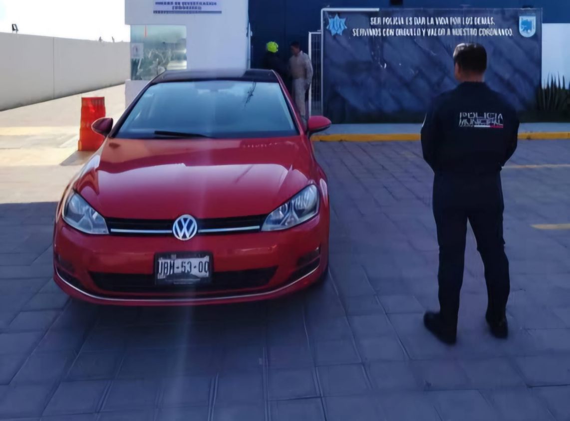 Cámaras de videovigilancia permiten la detención de un hombre con vehículo robado en Coronango