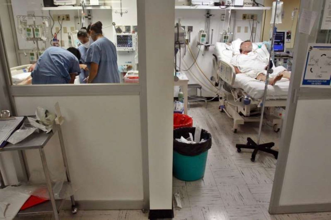 Médicos compran su propio material e improvisan ante casos de coronavirus