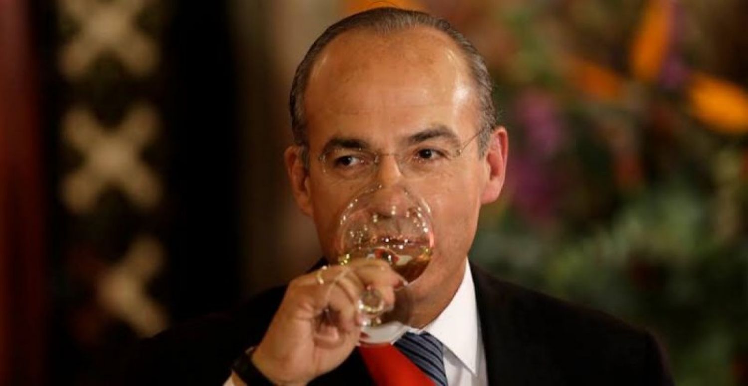 ¿Por el bien de México? Con la influenza Calderón pedía a empresarios pagar impuestos, hoy pide condonación