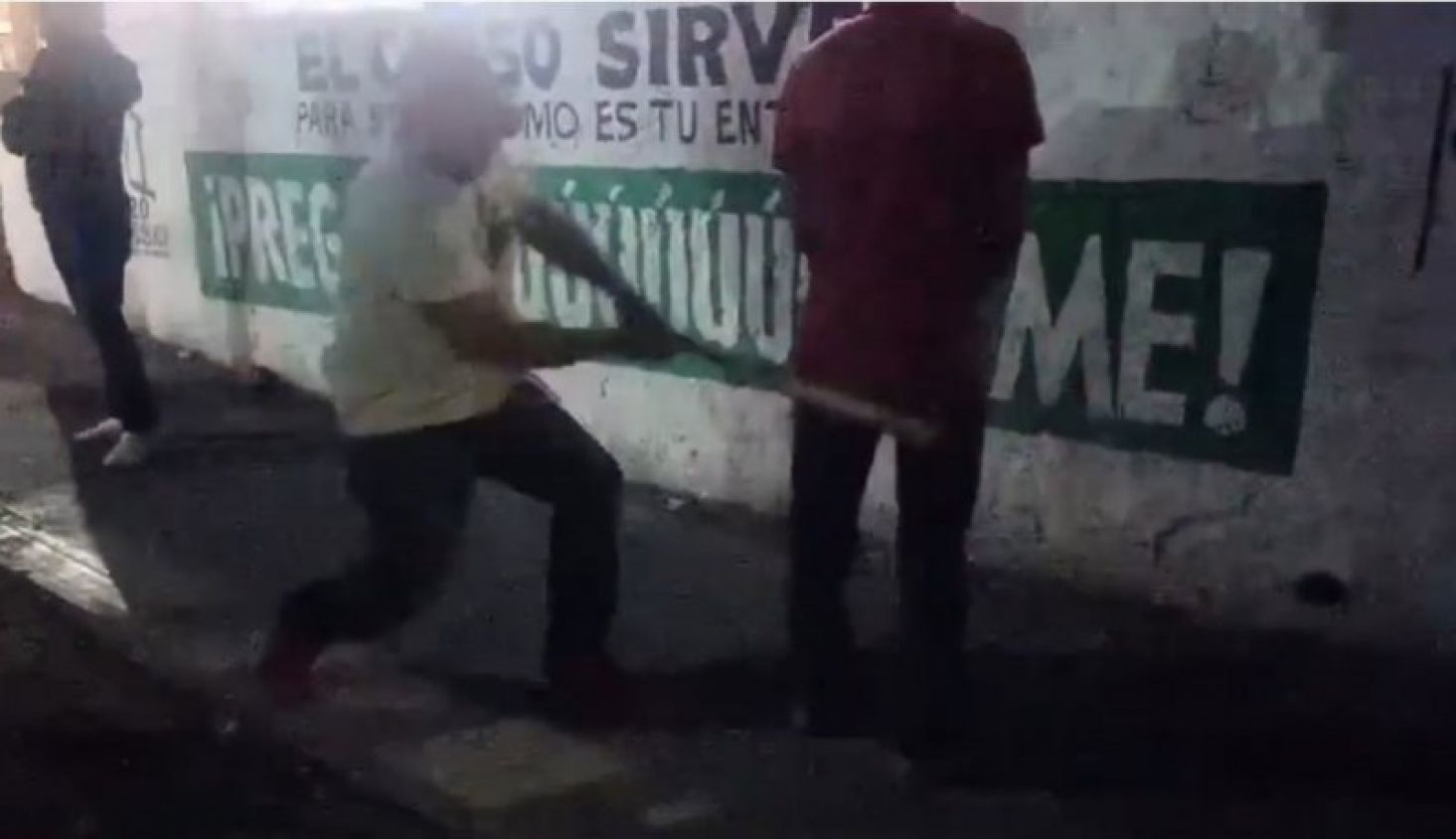 En comunidad de Guerrero: te quedas en casa o te toca tabla (Video)