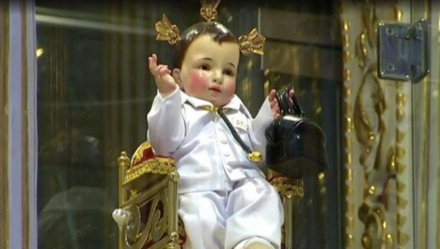 Mexicanos que temen a COVID-19 se encomiendan al Santo Niño Doctor de Tepeaca