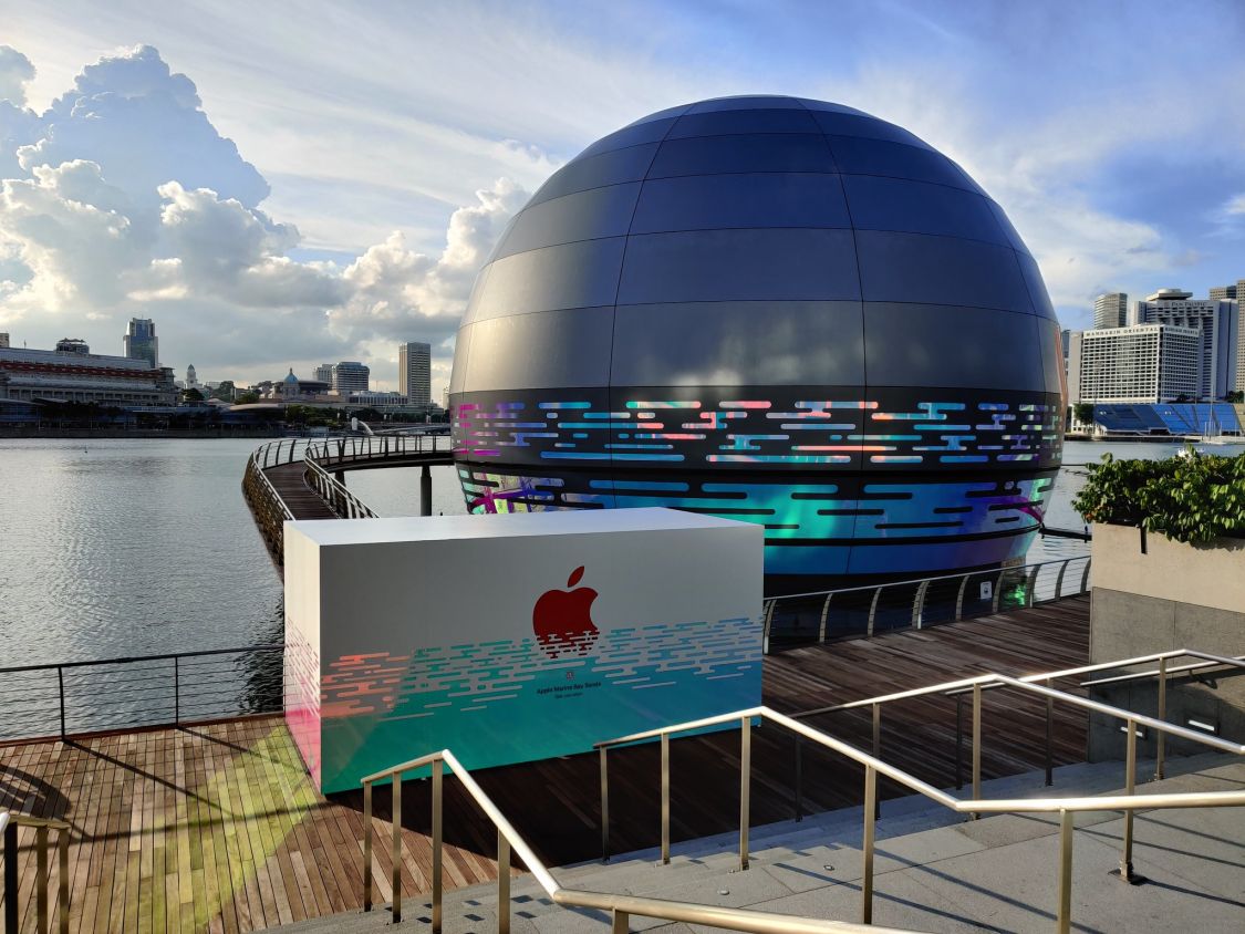 Apple abrirá su primera tienda 'flotante' en el mundo: será una bella esfera brillante