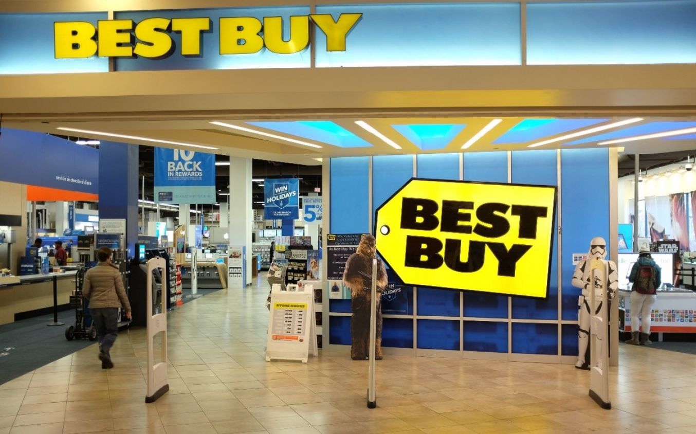Best Buy cierra tiendas antes de horario por no cumplir medidas sanitarias tras ventas de liquidación