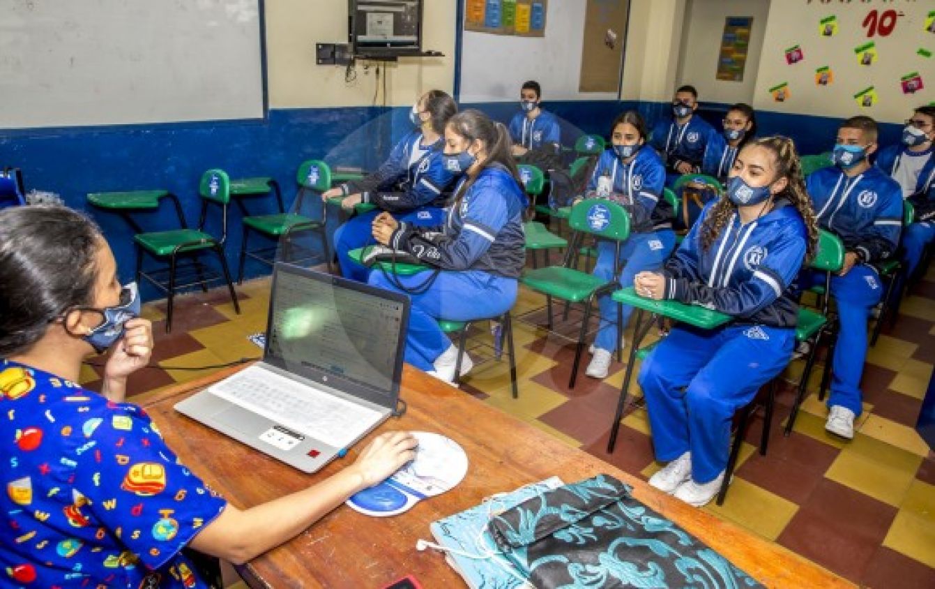 No es indispensable tener vacunas contra COVID-19 para regreso a escuelas: López-Gatell