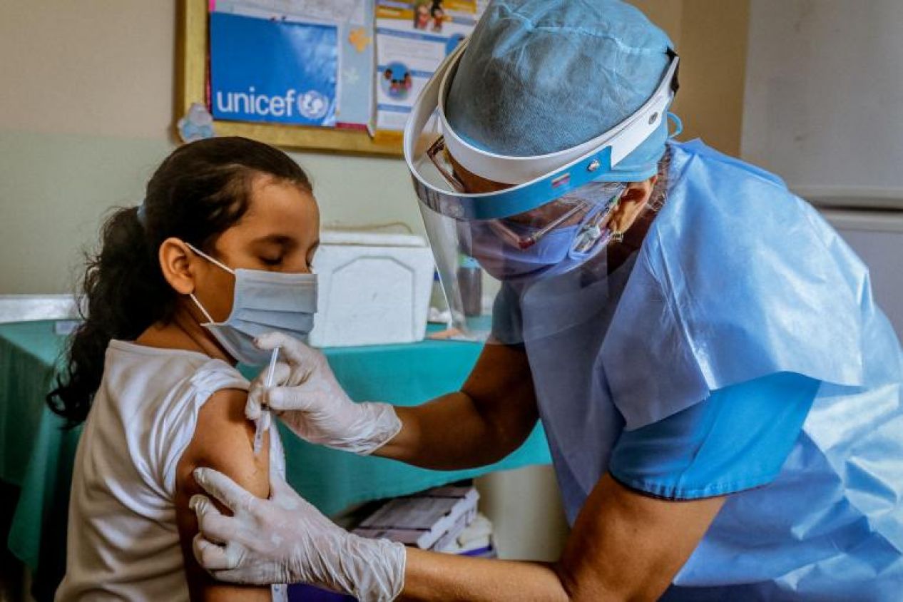 ¿Niños y niñas podrán vacunarse contra el COVID-19 en EU?