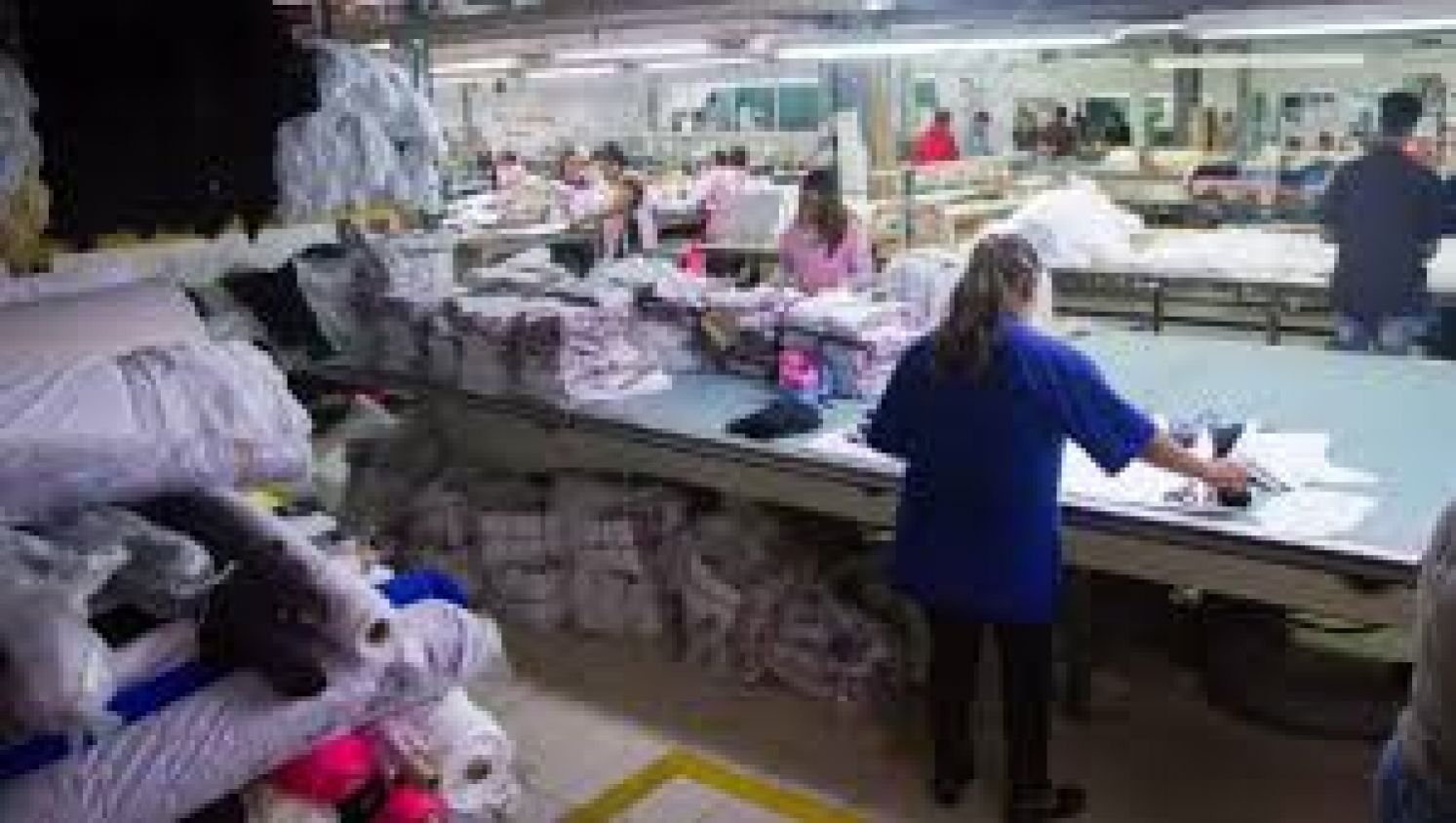 Analistas mejoran pronóstico para economía mexicana en 2021, a un crecimiento de 3.54%