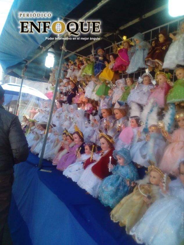 En Acatzingo familias visten al Niños Dios para este 2 de febrero