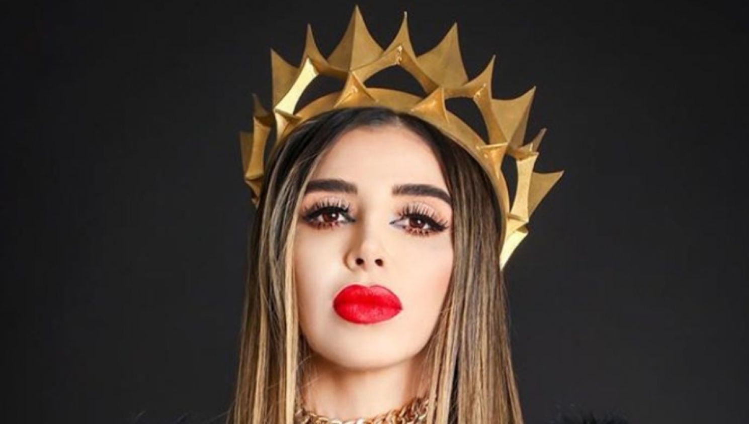 ¿La reina del narco? Emma Coronel celebra su cumpleaños con corona