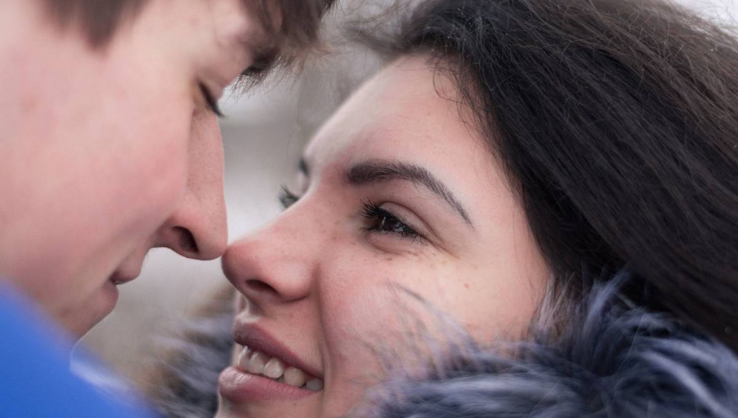 Prohíben en Reino Unido tener sexo con alguien con quien no vives