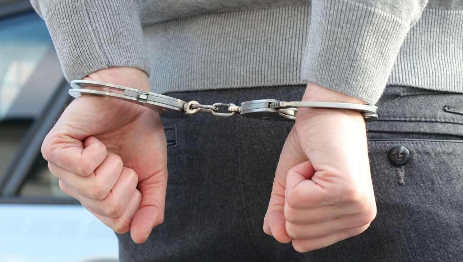 Detienen a hombre que apuntó a enfermera con un arma por negarle entrada a un hospital