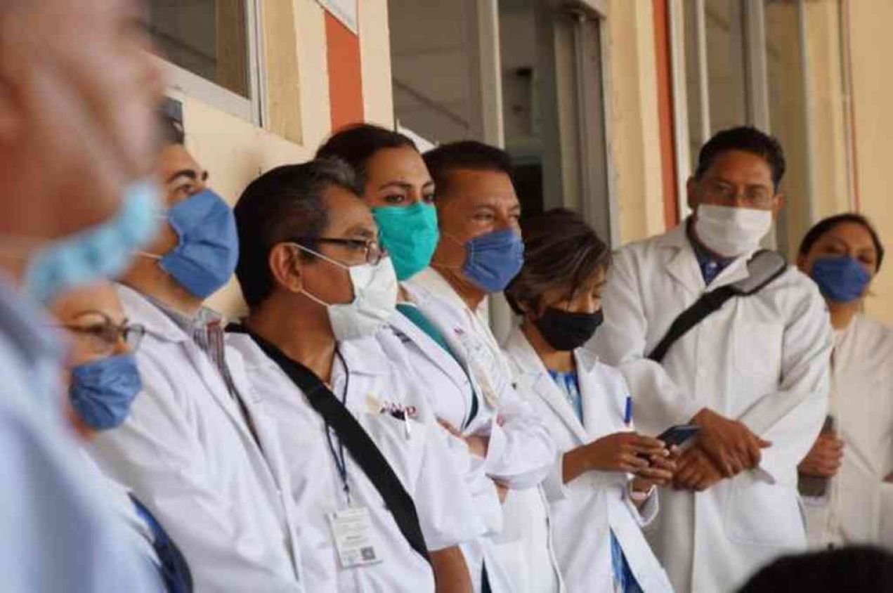 Diputados acuerdan en comisión castigar con hasta 10 años de prisión a quien agreda a personal médico