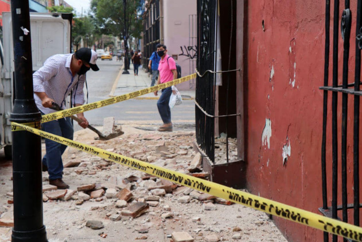 Cinco personas muertas y daños menores en viviendas, el saldo preliminar del sismo