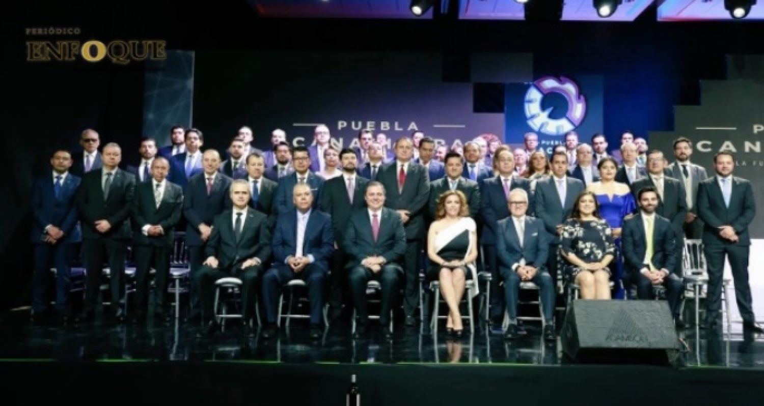 Rivera Vivanco acude a la toma de protesta del nuevo Consejo Directivo de la Canacintra