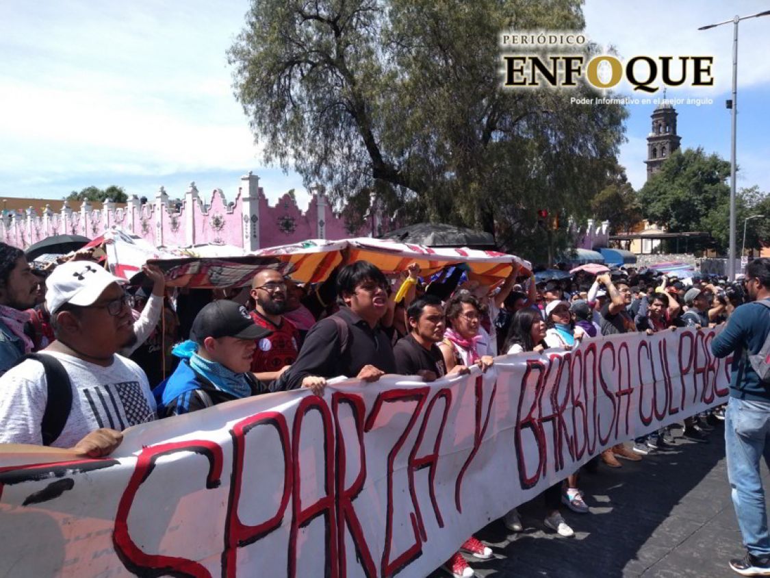 Marchan más de 150 mil estudiantes para exigir justicia