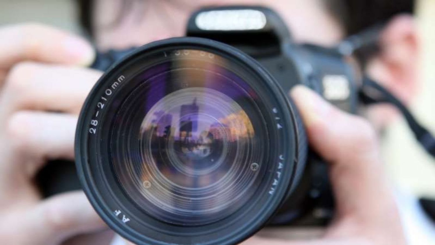 Mujer somete y exhibe a sujeto que fotografió a su hija de 14 años