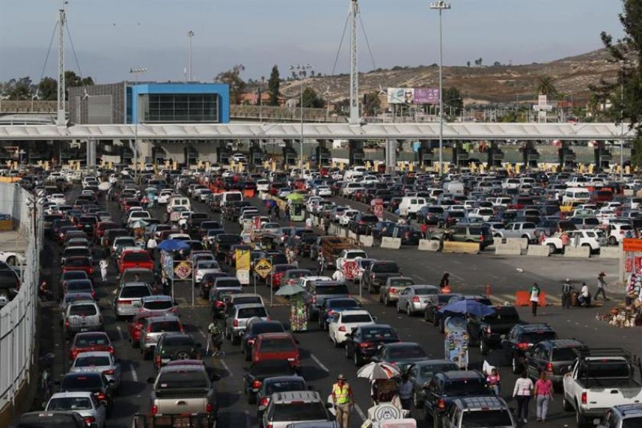 Trump descarta cierre de la frontera con México por nuevo coronavirus