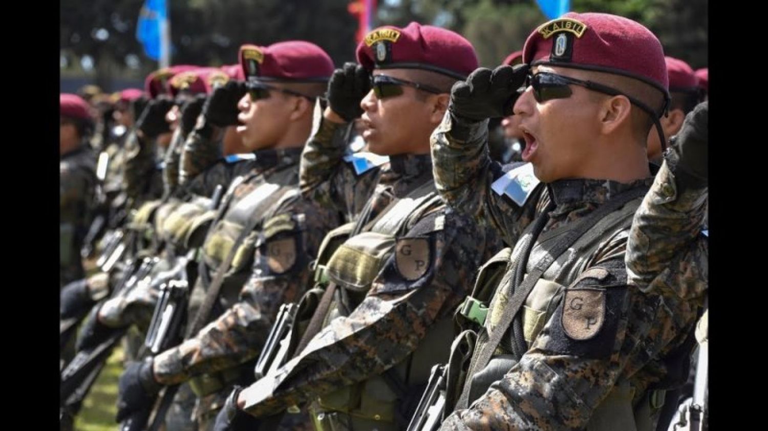 Guatemala cierra fronteras con México para evitar COVID-19