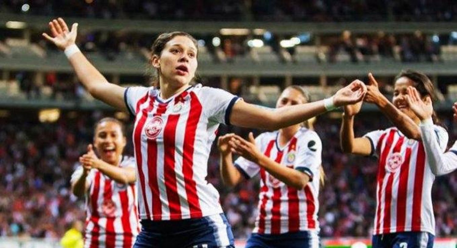 Norma Palafox la rompe con videos espectaculares