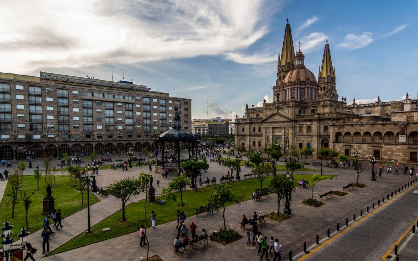 Bajan 40% robos en Jalisco y se reduce una cuarta parte incidencia delictiva total en los últimos dos años