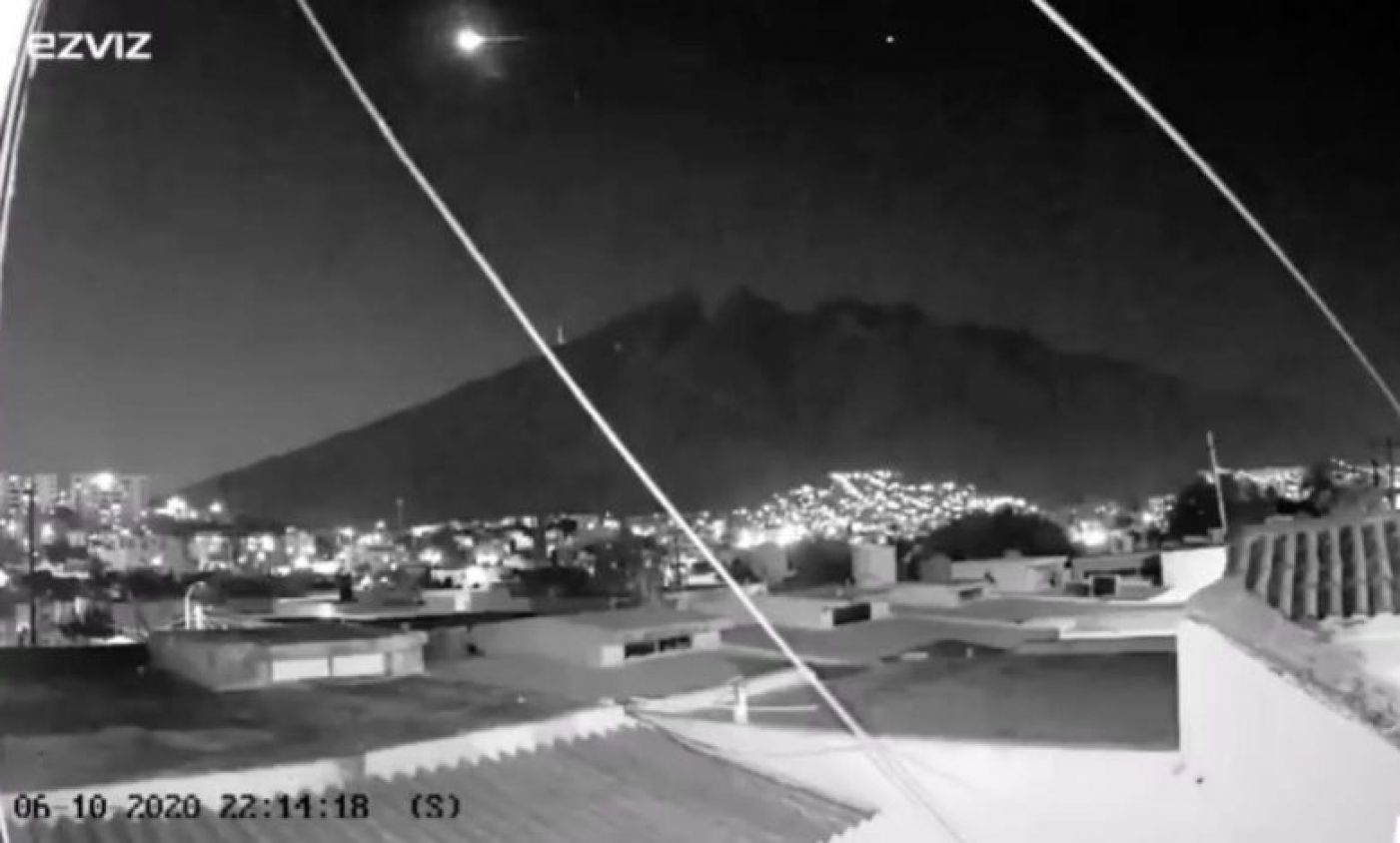Supuesto meteorito es captado en NL y cae en Tamaulipas (Videos)