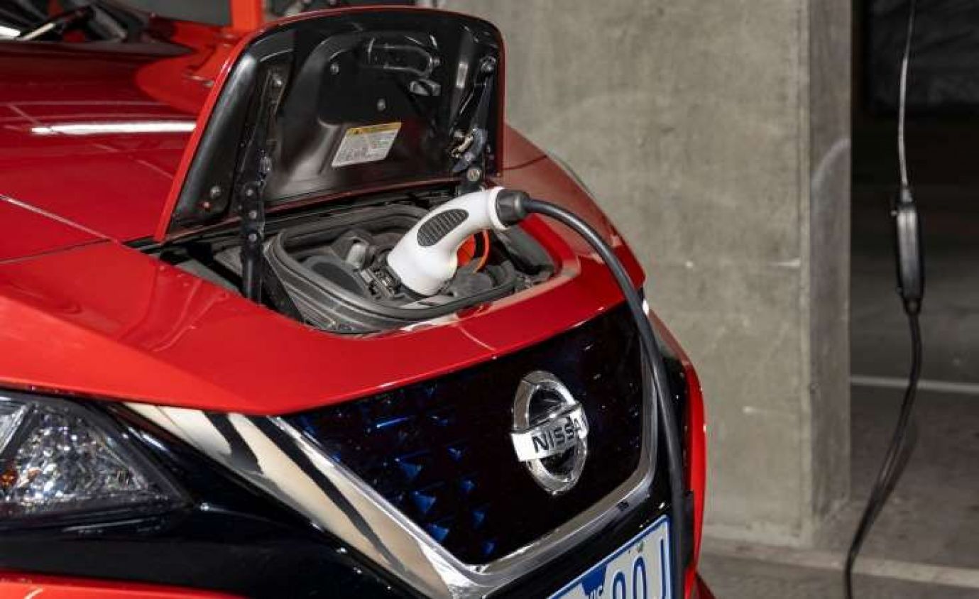 Autos eléctricos igualarán en precio a convencionales en 2024
