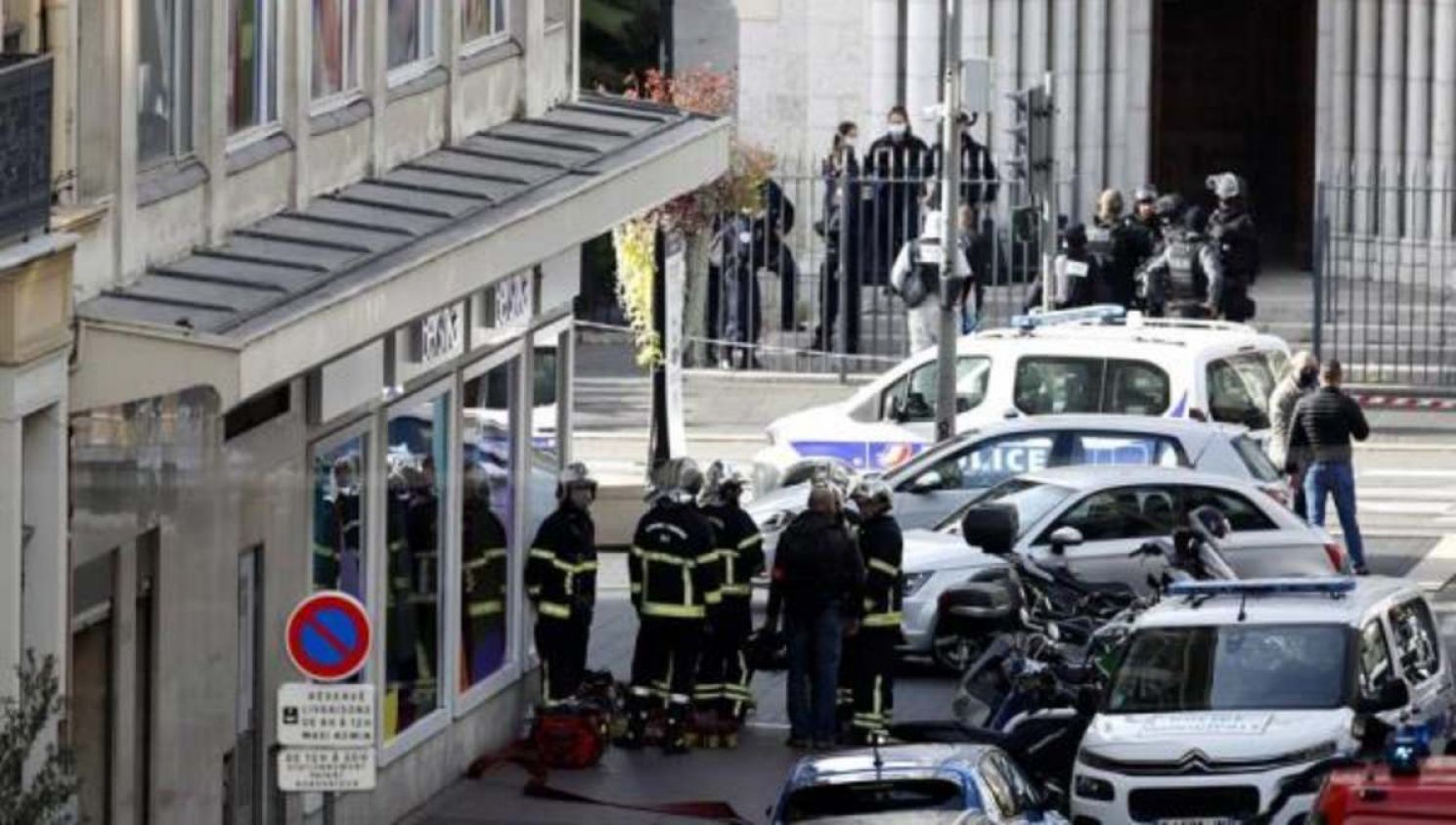 Nuevo ataque terrorista en iglesia de Francia deja 3 muertos, una de ellas decapitada