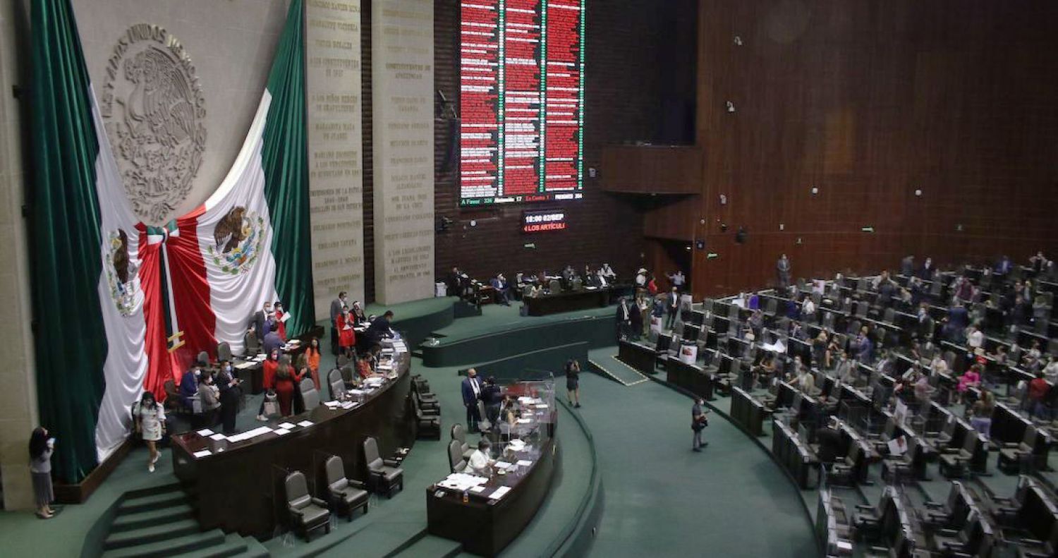 Diputados aprueban dictamen para quitar fuero al presidente de México