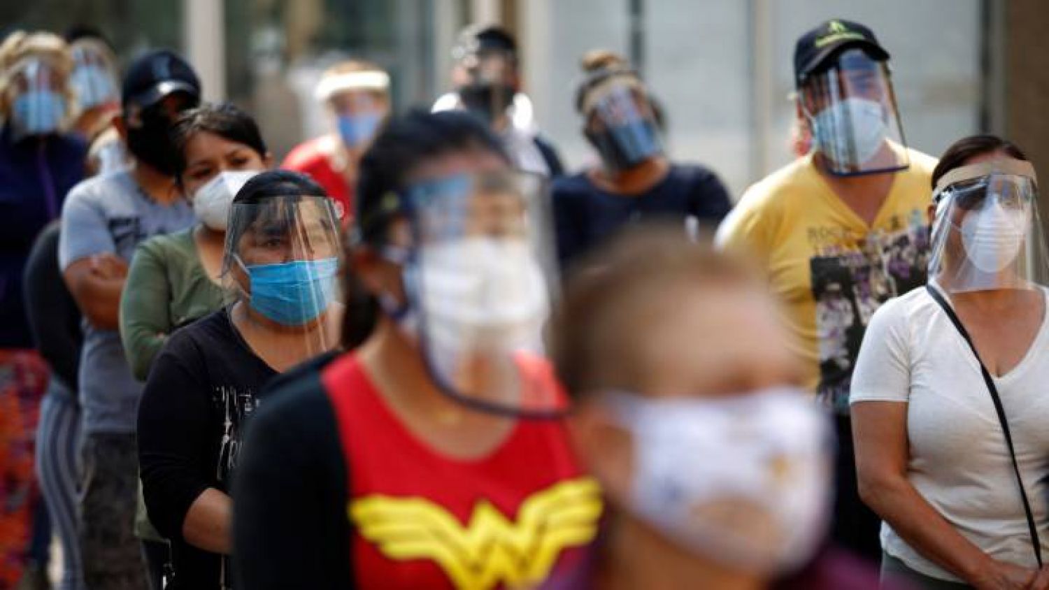 México acumula 215,113 decesos por Covid-19