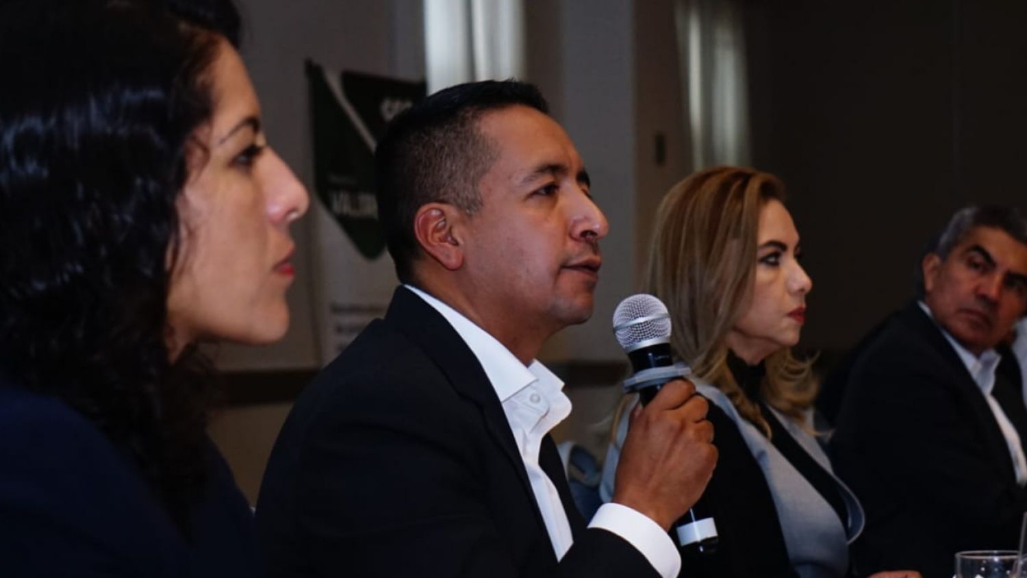 Edmundo Tlatehui presenta ante el CCE su agenda de 100 días en materia de seguridad y economía 