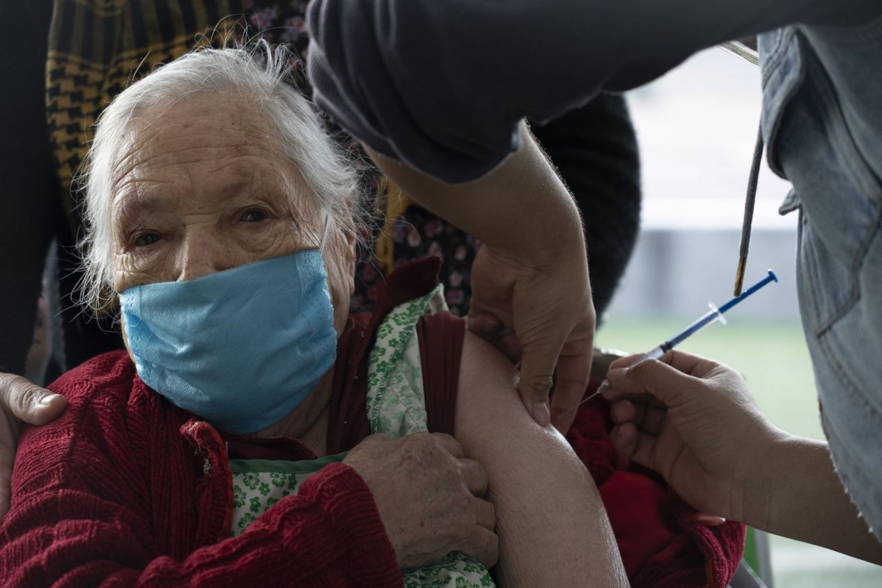 Dosis de refuerzo de la vacuna contra Covid-19 arranca hoy en 5 estados