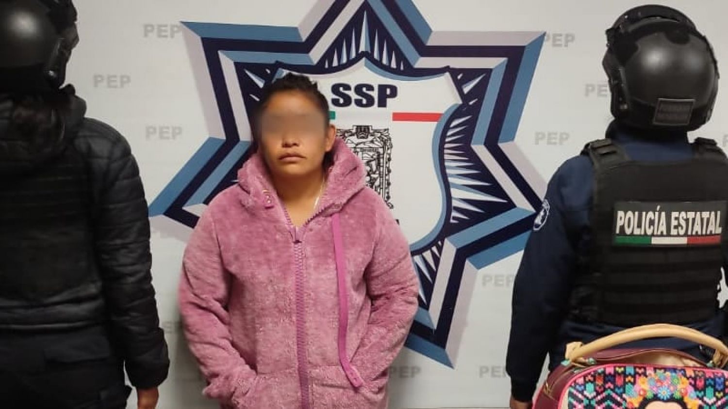 Detienen a mujer de 31 años por posesión de diversas drogas para su venta en los Reyes de Juárez