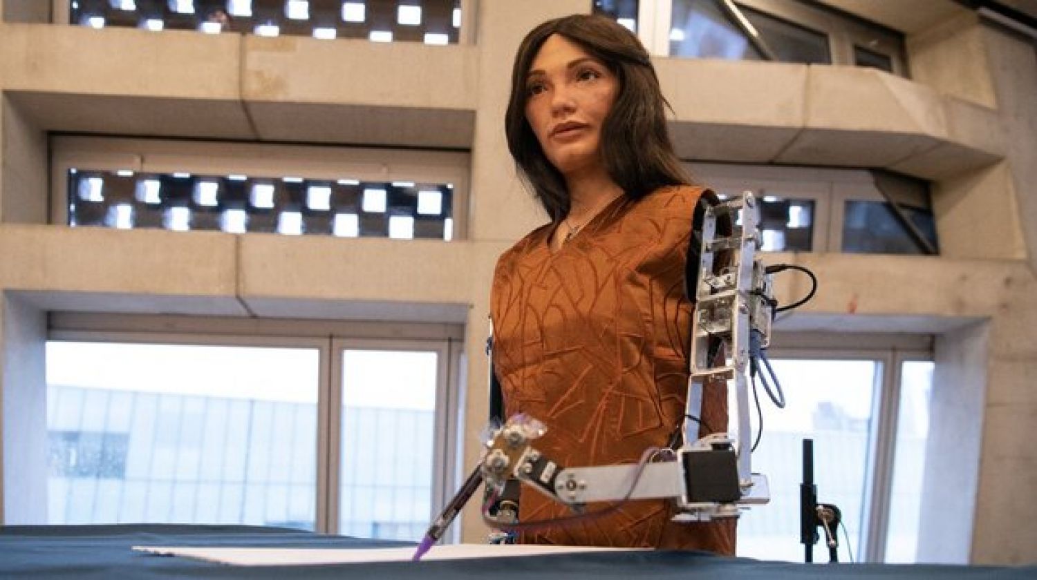 Ai-da: La primera robot que ´sabe´escribir poesía