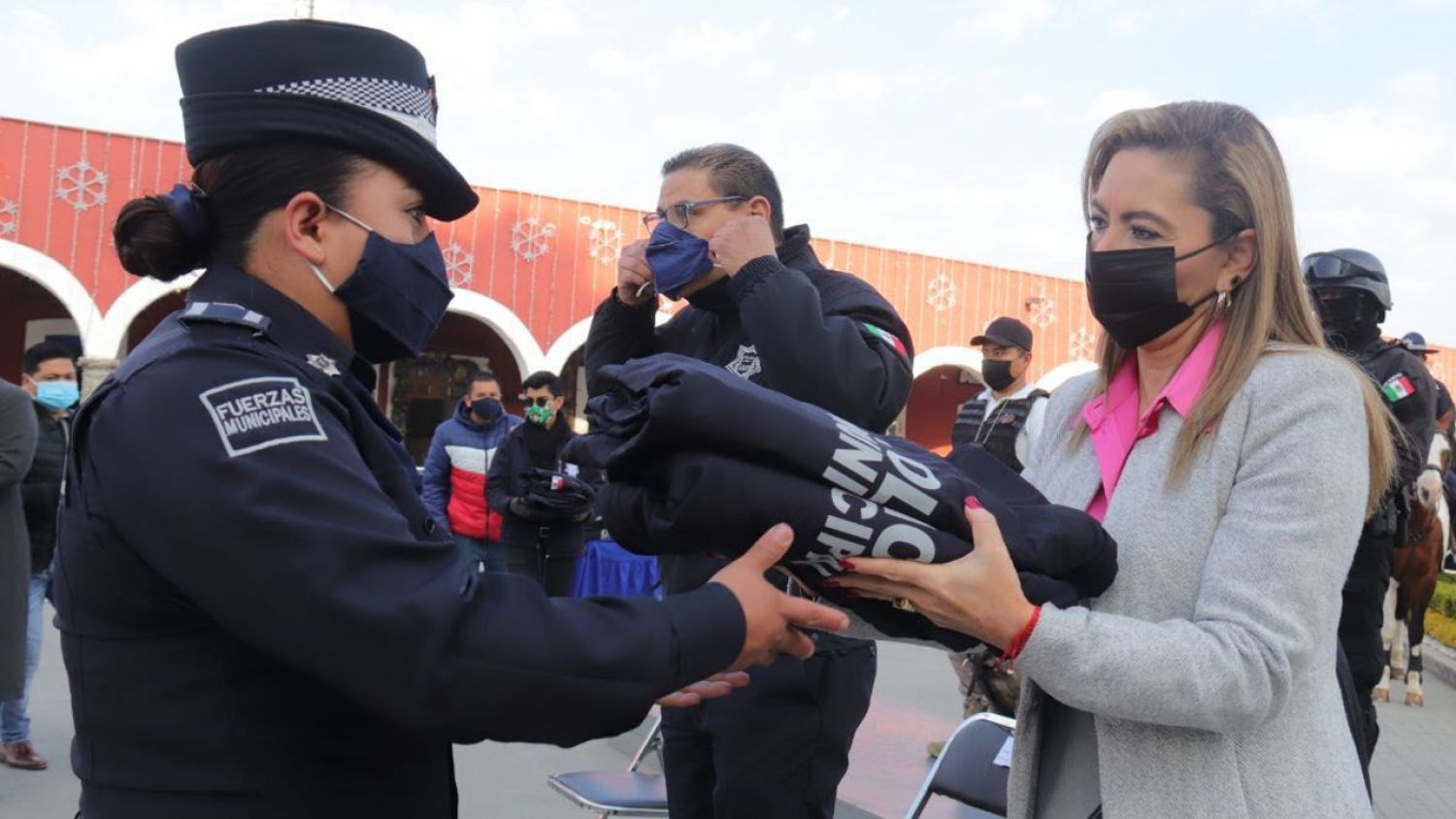 Ayuntamiento de San Pedro Cholula efectuó la entrega de equipamiento a elementos de la Secretaría de Seguridad Ciudadana  